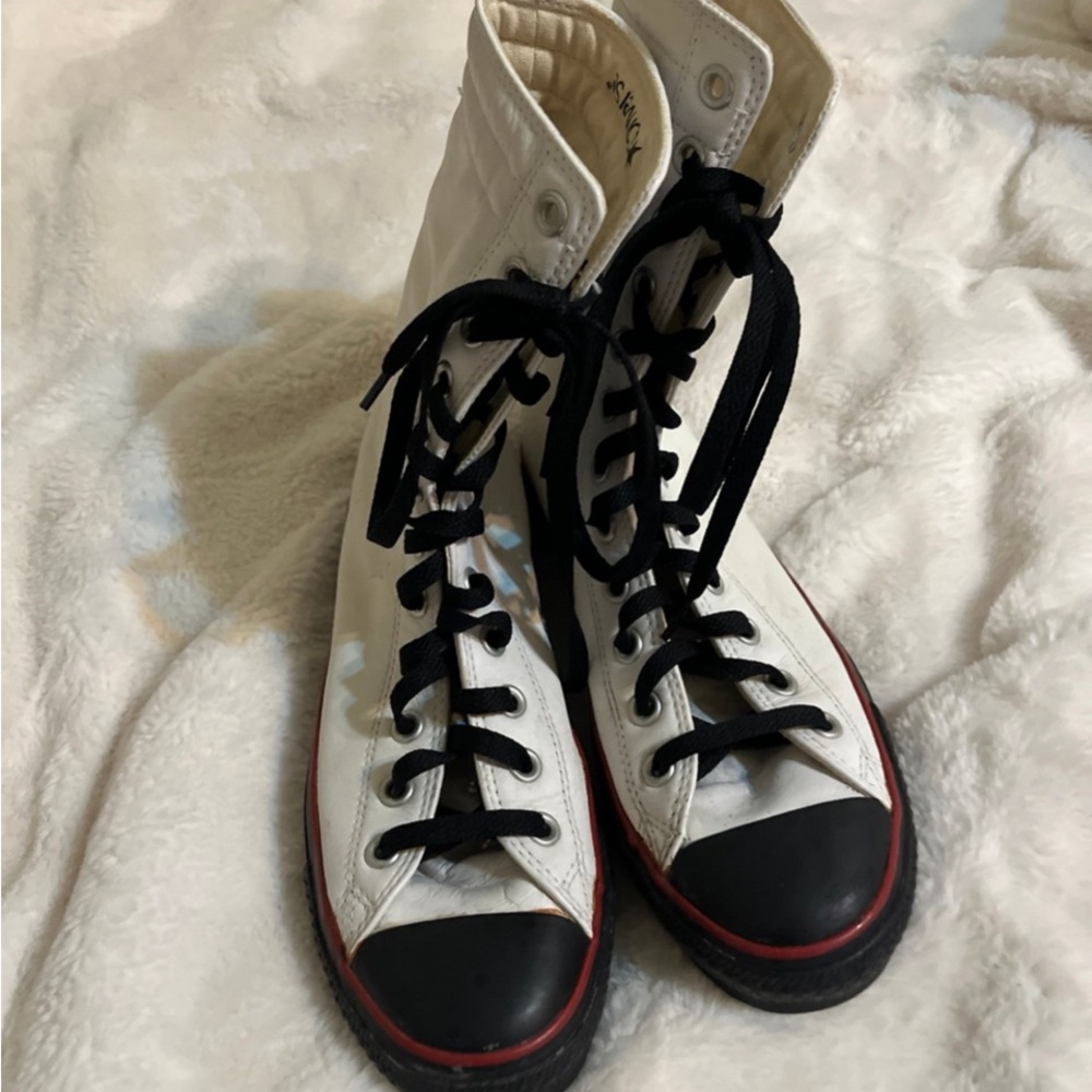 Converse - Picture 3 of 5